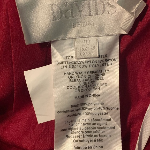 Red lace strapless dress - Picture 3 of 4